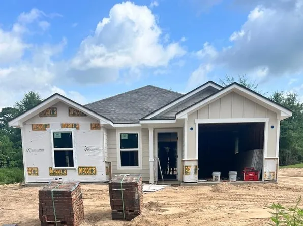 195 Spokane St, Gladewater, TX 75647