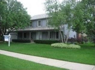 438 Sagebrush Rd, Naperville, IL 60565