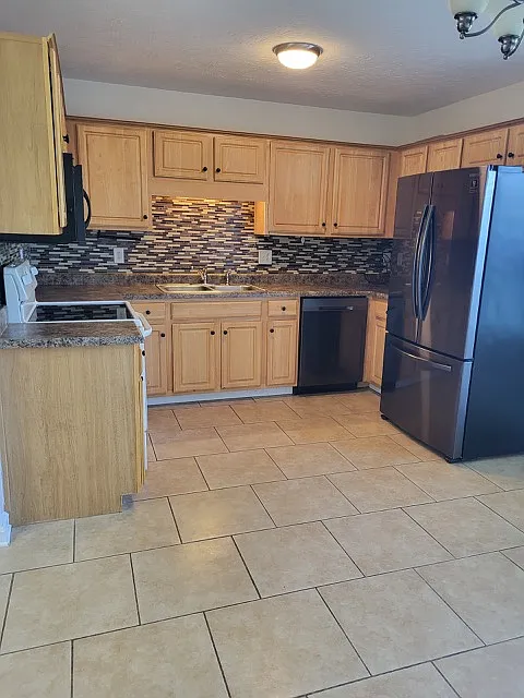 Kitchen - 202 Miles Dr