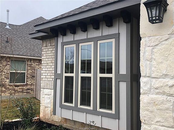 5th image of 4105 Bridgewood Ct