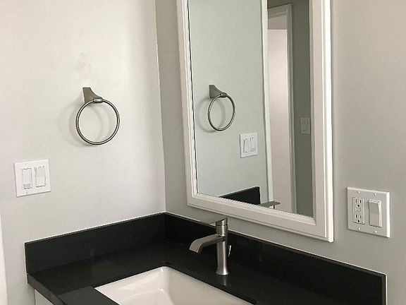 5th image of 7261 Franklin Ave #4