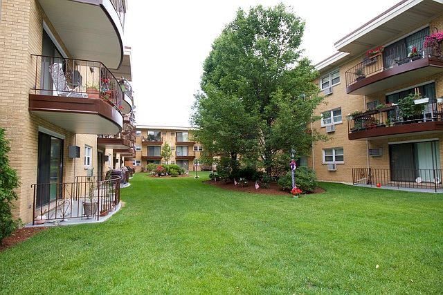 1st image of 5340 W Windsor Ave APT 2G