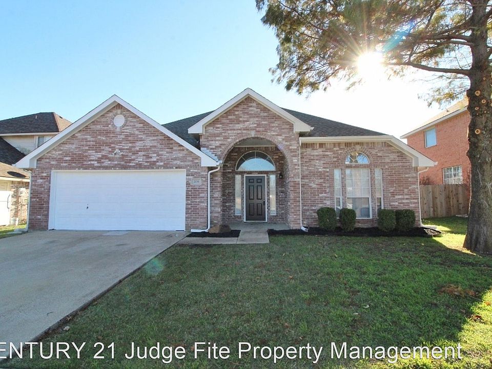 1st image of 208 Stone Creek Blvd