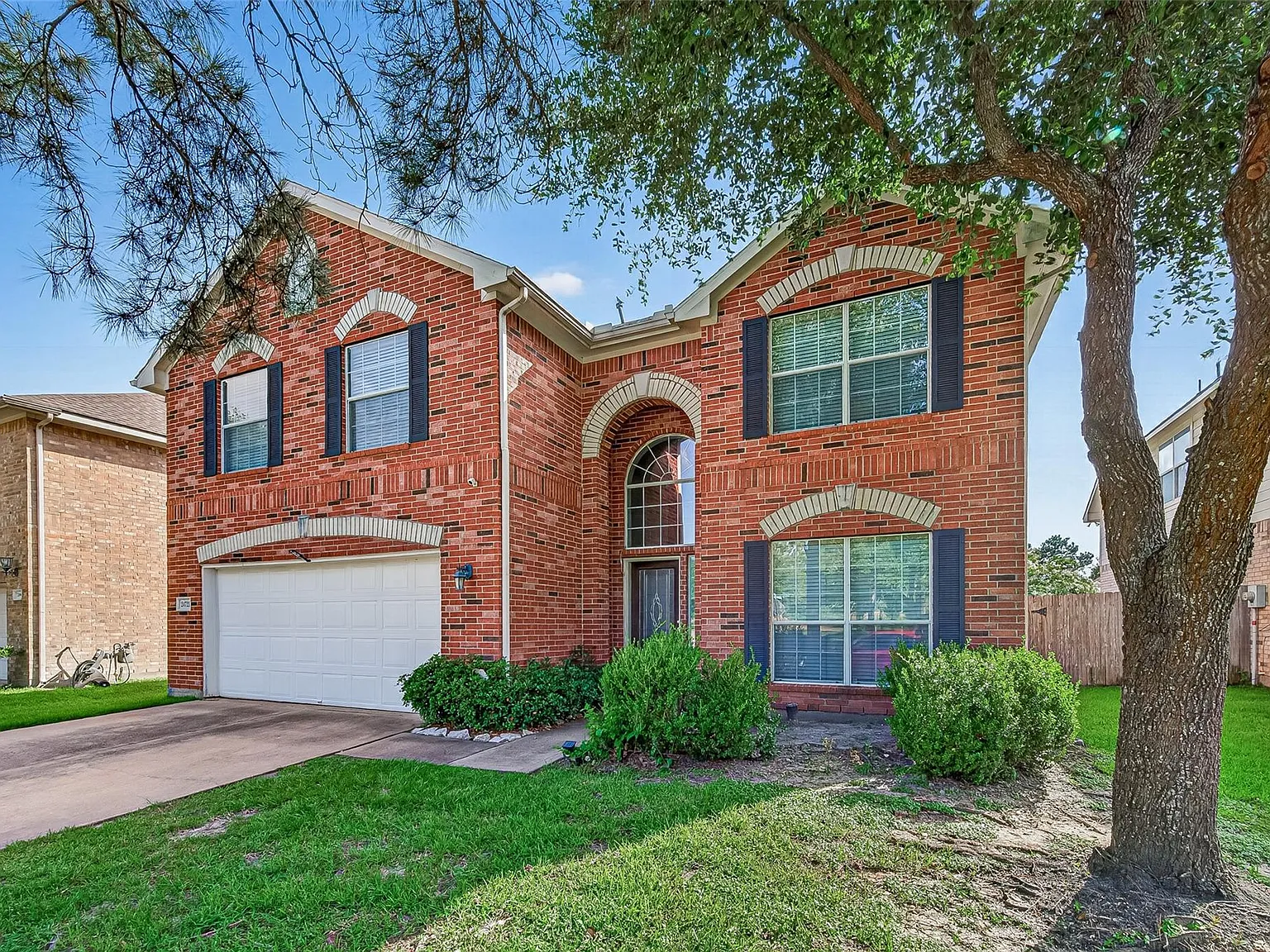 5 bed, 3.0 bath, 2559 sqft, $2,500 — Photo 3