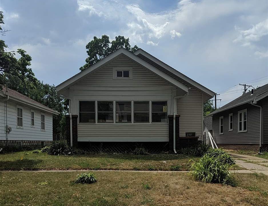 1st image of 2305 S 4th St