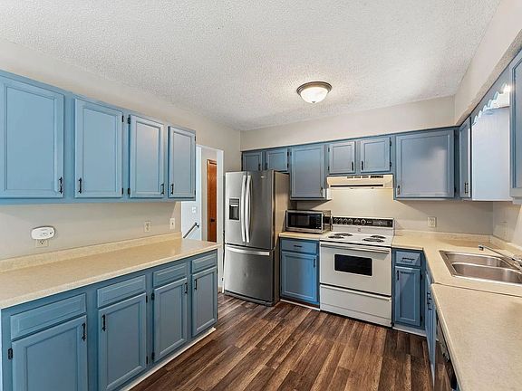 4th image of 509 Mill St E