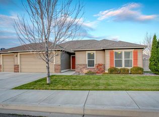 1815 S Jefferson Pl, Kennewick, WA 99338