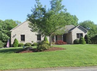 33 Winter Green Ln, Trumbull, CT 06611