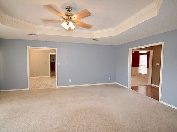 5th image of 2700 Woodland Oaks Dr