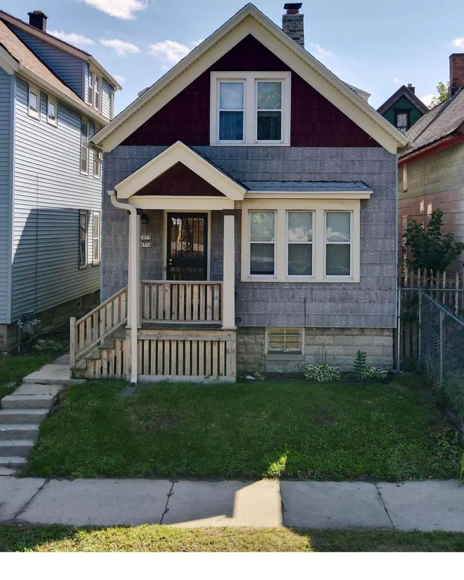 2 bed, 650 sqft, $900 — Photo 1
