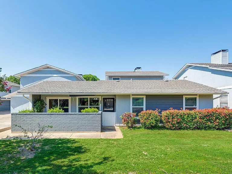 632 Timberline Dr — Photo 1