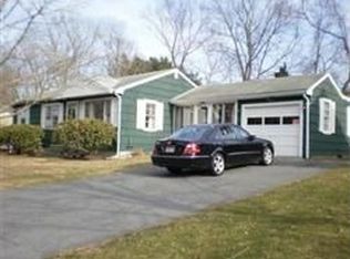 8 Shaker Rd, Dartmouth, MA 02747