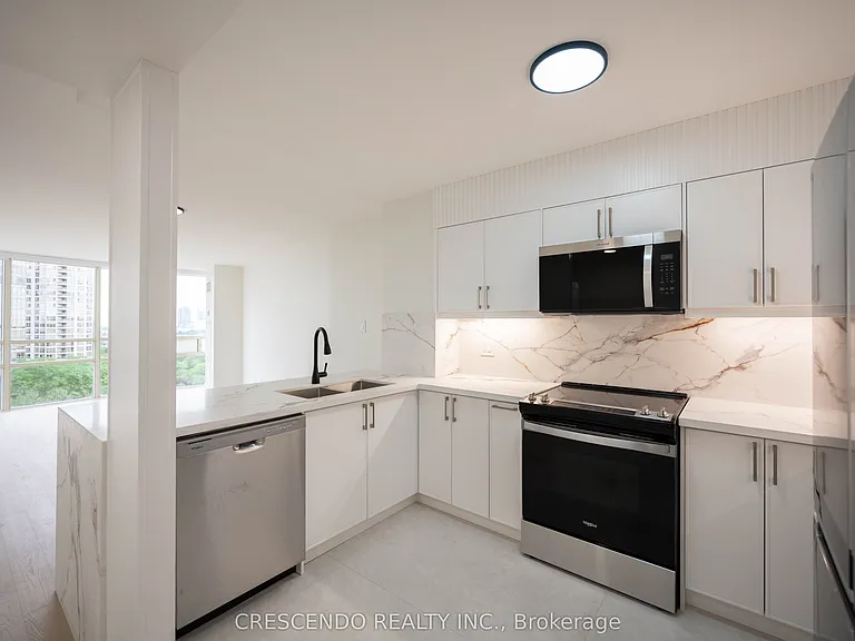 50 Eglinton Ave W #1006 — Photo 5
