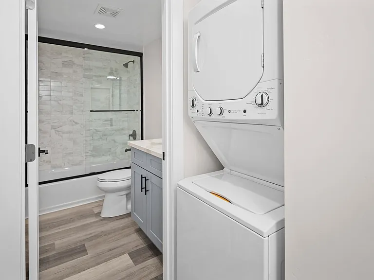 The Amberjack Apartments — Photo 13
