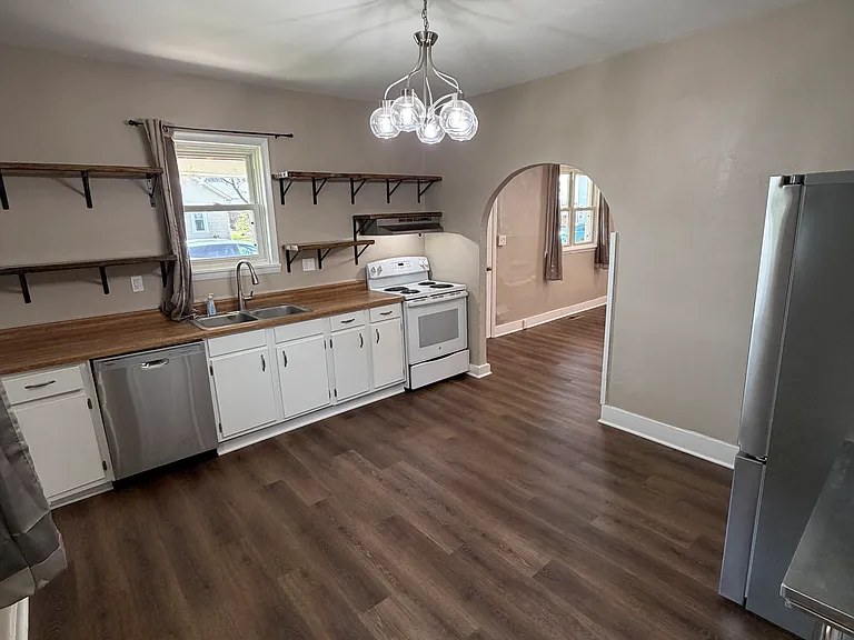 522 E Ward St — Photo 12