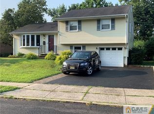 18 Starlit Dr, Middlesex, NJ 08846