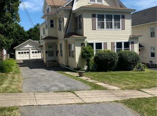 105-07 Seven Twin Hills Dr, Syracuse, NY 13207