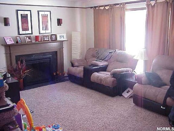 3rd image of 6923 Highland Dr