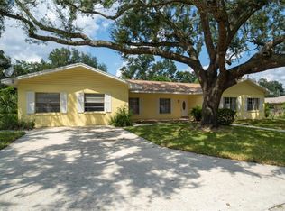 604 Royal Crest Dr, Brandon, FL 33511