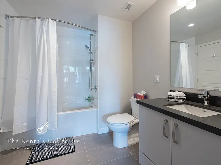 215 W 1st St #503 — Photo 6