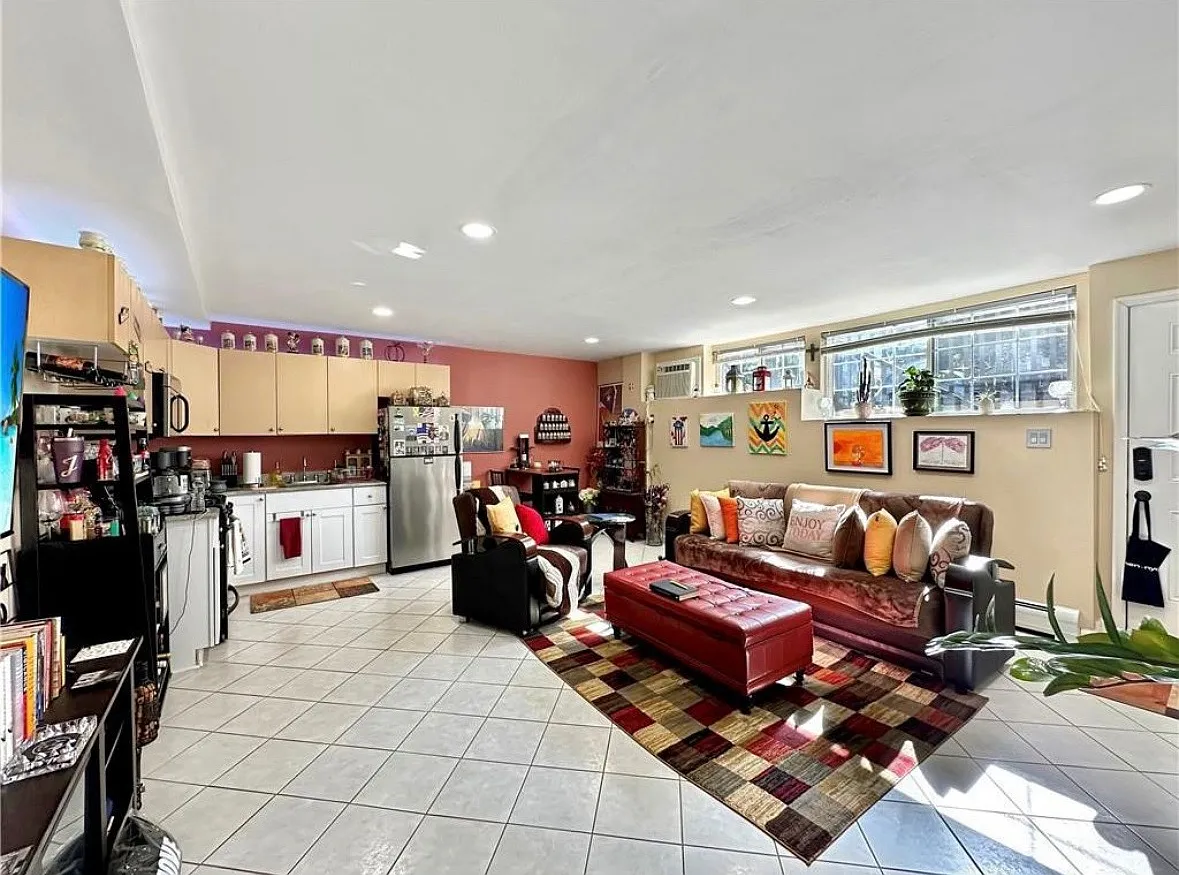 40A Santa Monica Ln — Photo 3