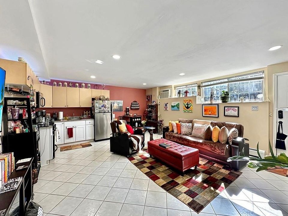 1st image of 40 Santa Monica Ln #2