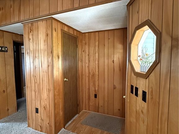 5th image of 1129 Oak Grove Rd