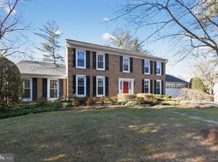 1302 Clayborne House Ct, Mc Lean, VA 22101