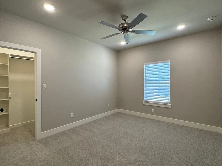 7110 Alexander Dr — Photo 36