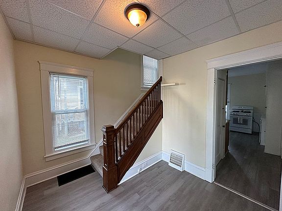 4th image of 747 Baldwin St