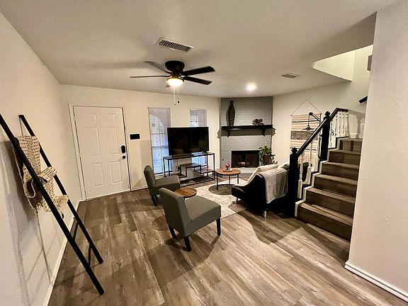 2nd image of 2415 Idlewilde Dr APT 2