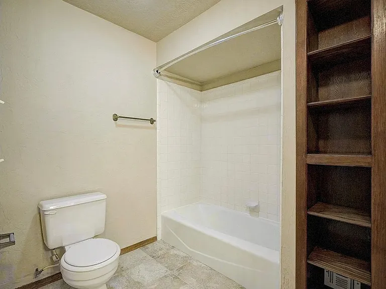 631 36th Ave NW — Photo 35