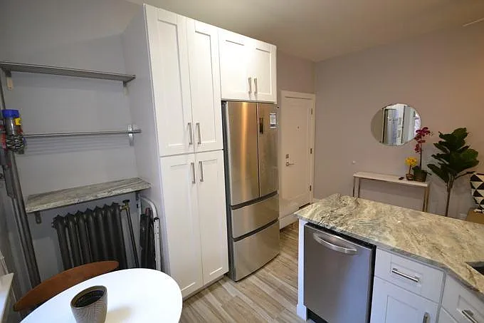 1 bed, 400 sqft, $1,995 — Photo 4
