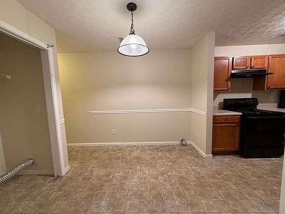 5th image of 5196 Tew Ln SW