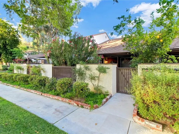 24747 Sand Wedge Ln, Santa Clarita, CA 91355