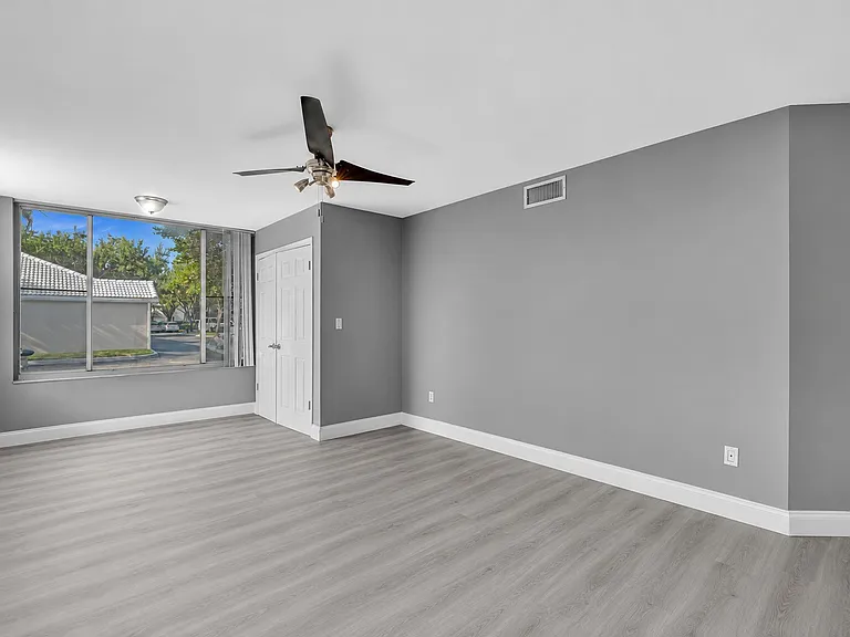 2871 N Oakland Forest Dr #112 — Photo 18