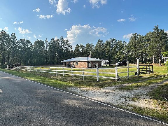 3rd image of 1272 Blueberry Rd