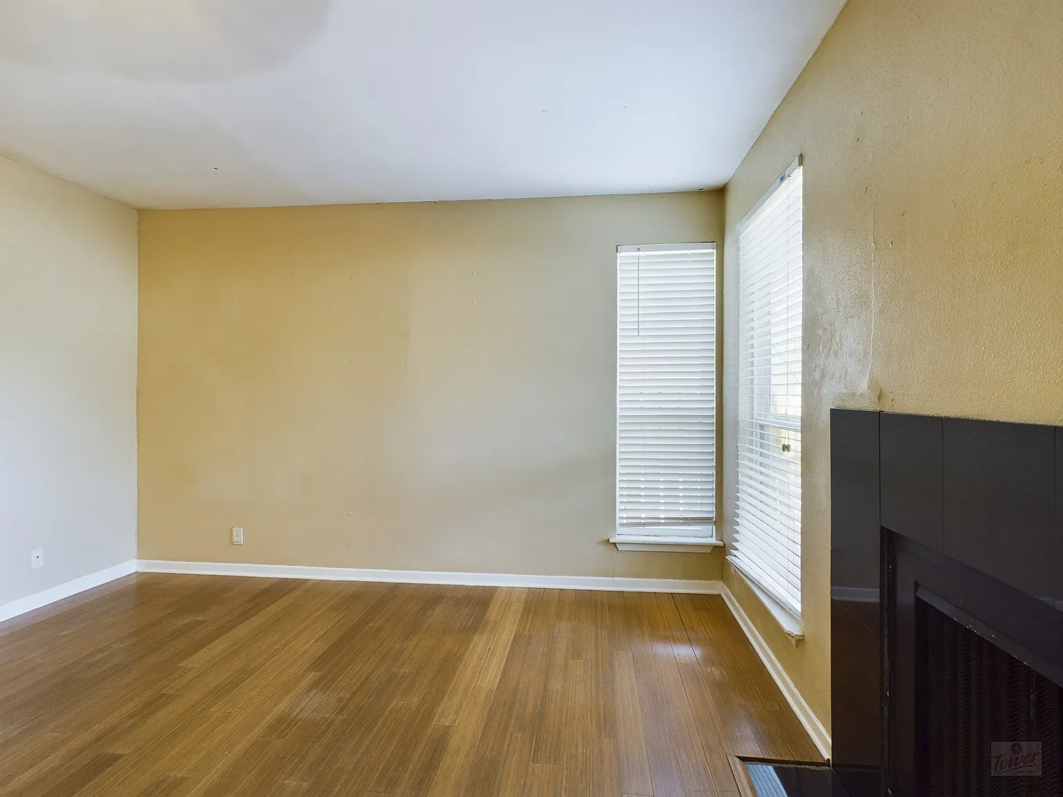 1000 W 26th St Apt 108 — Photo 3