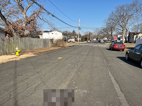 3rd image of 20 New York Ave