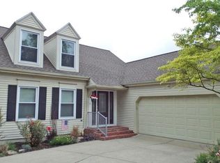 107 Virginia Pl, Vincennes, IN 47591