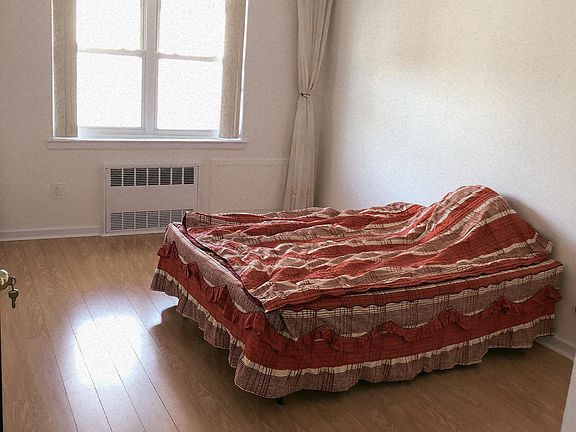 5th image of 2169 Ford St #1