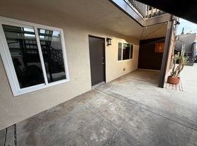 319 6th St, Huntington Beach, CA