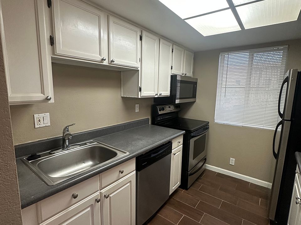1st image of 1620 E Cambridge Ave APT 6
