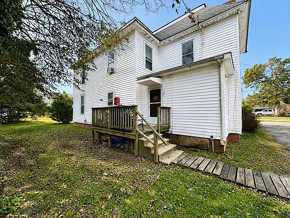 3rd image of 19385 Main St