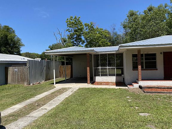 2nd image of 2624 Silver Lake Dr