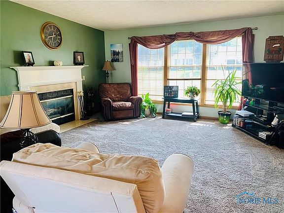 3rd image of 1454 Circle Dr