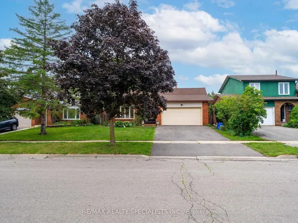 29 Blackthorn Ln, Brampton, ON L6V 3K7