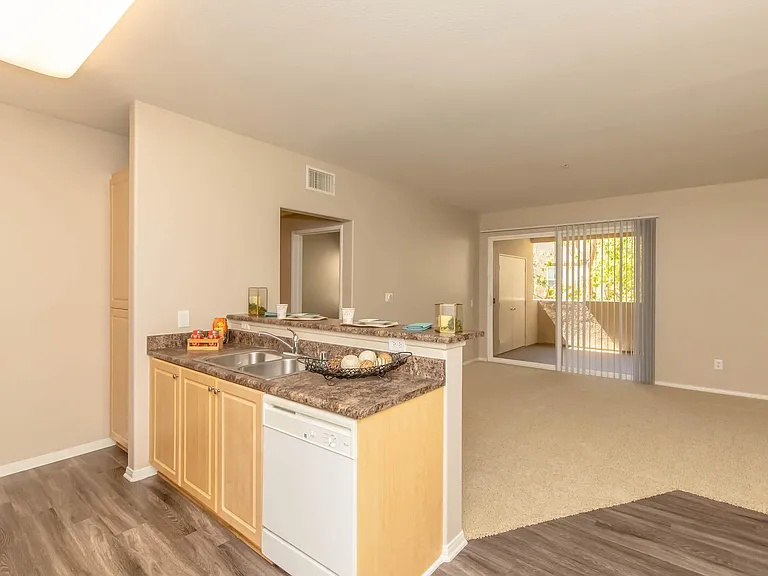 Laurel Vista Apartment Homes — Photo 46