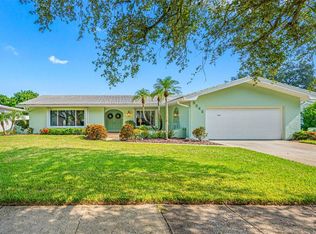 2242 Grovewood Rd, Clearwater, FL 33764