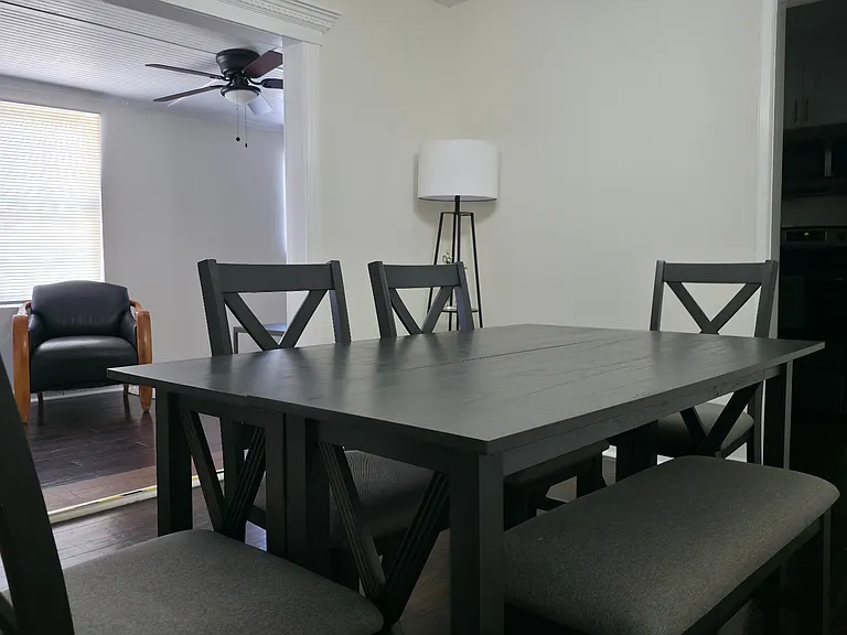 214 Maple St — Photo 2